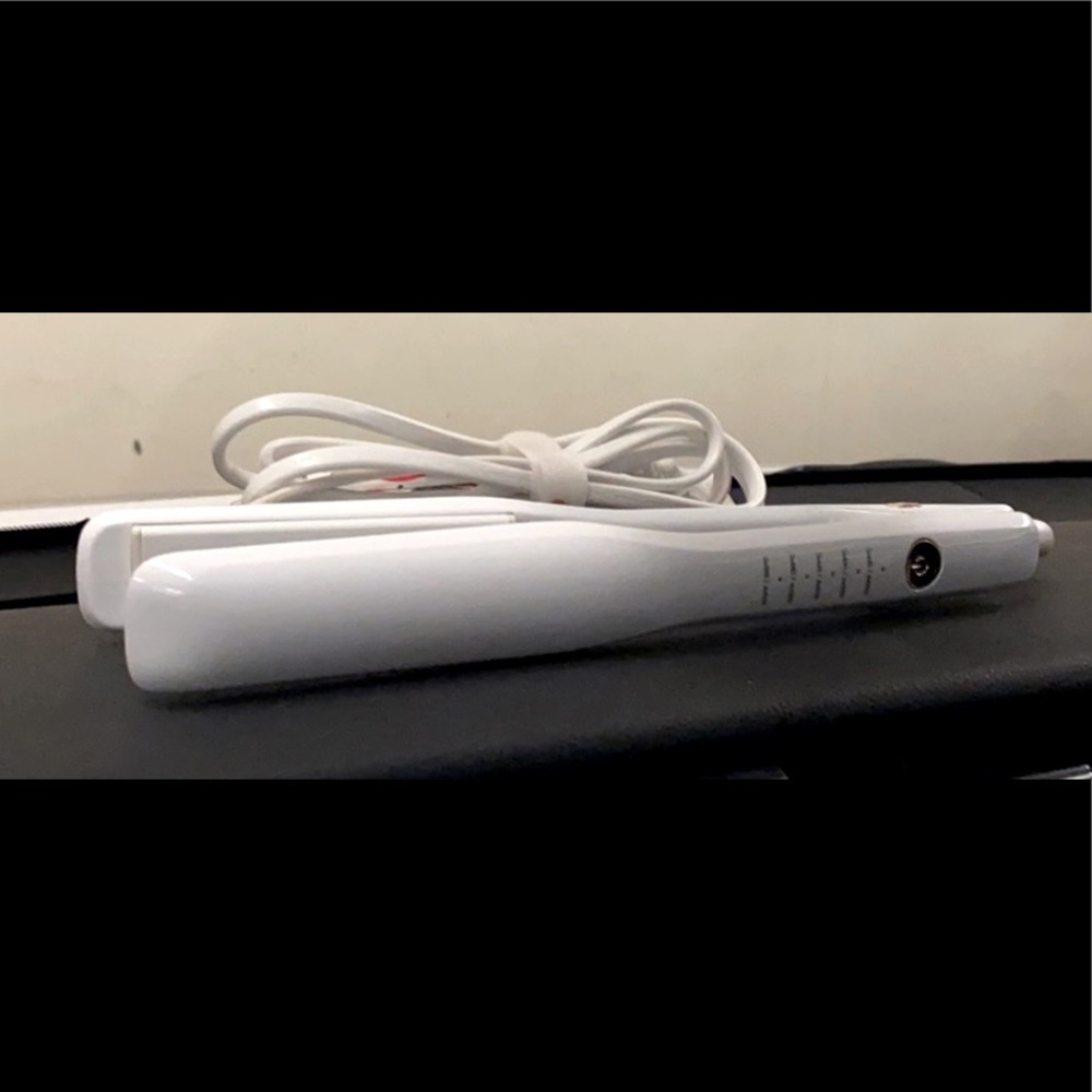 T3 flat iron 1” hair straightener (model 77570)